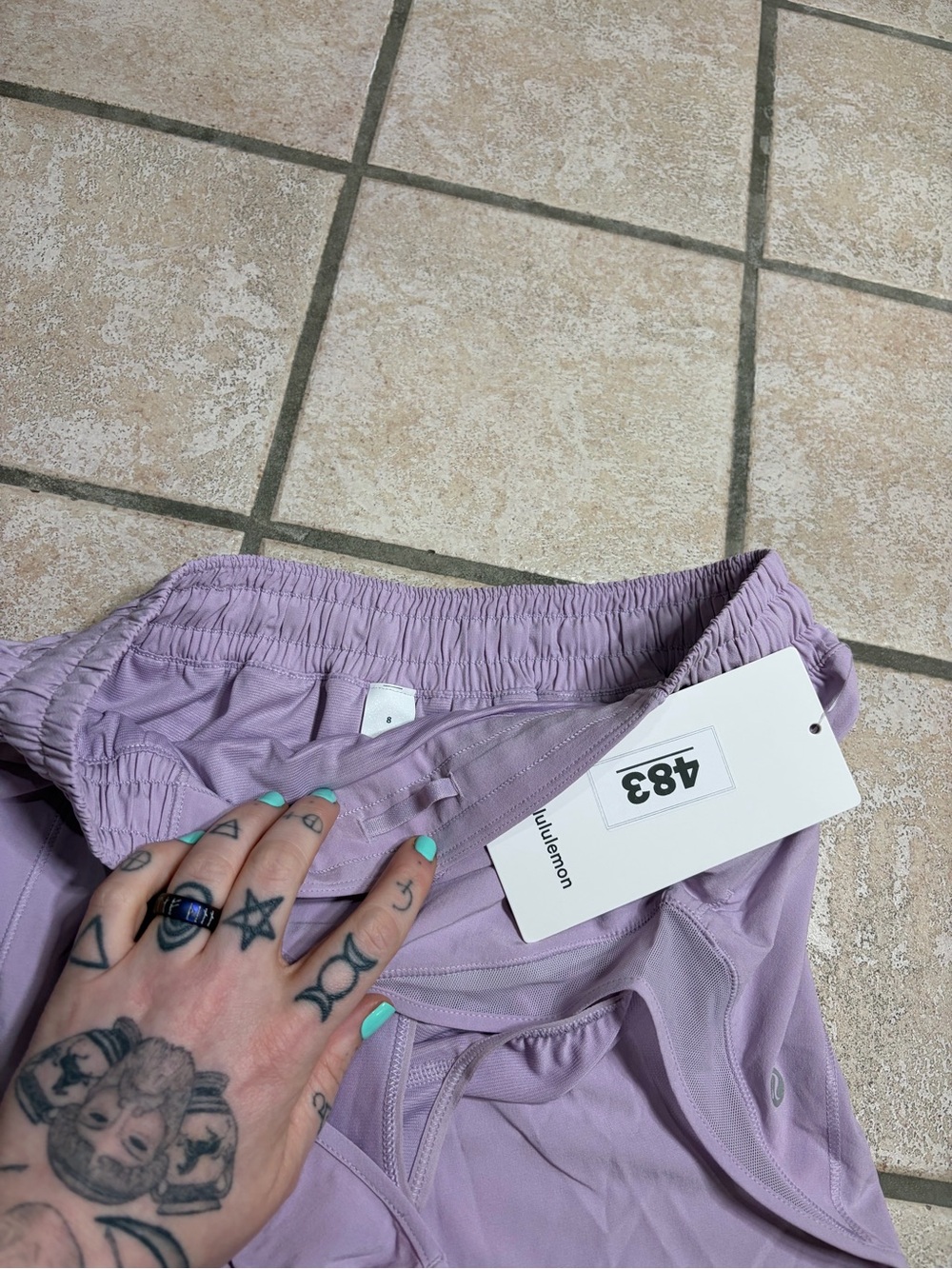 NWT Lululemon Hotty Hot Short *LR 2.5” (Lilac Play) Size 8 - Picture 7 of 8